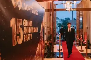 SOFTSWISS Party entrance wth red carpet